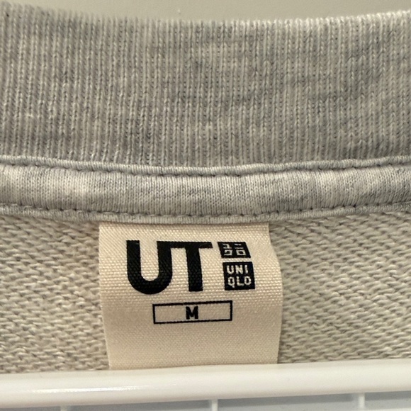 Uniqlo Light Gray Charlie Brown Crewneck Sweater with Excellent Condition - Picture 5 of 9